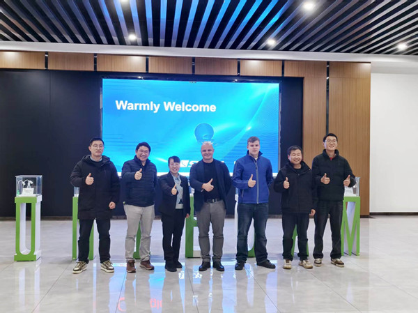 Audit d'usine d'un client britannique terminé avec succès, personnalisation exclusive du produit acceptée