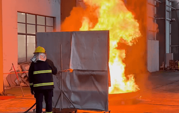 Test d'incendie de carter d'huile concentré de mousse FFFP à 3 % : extinction du feu en 1 min 15 s